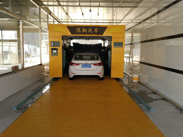 隧道式洗車機4